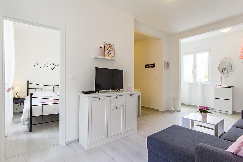 Center Apartment Tina Пула Экстерьер фото